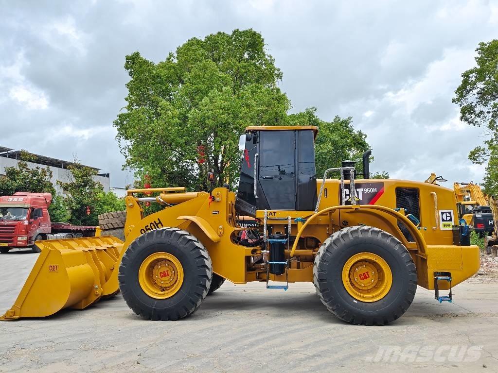 CAT 950 H Gumikerekes homlokrakodók