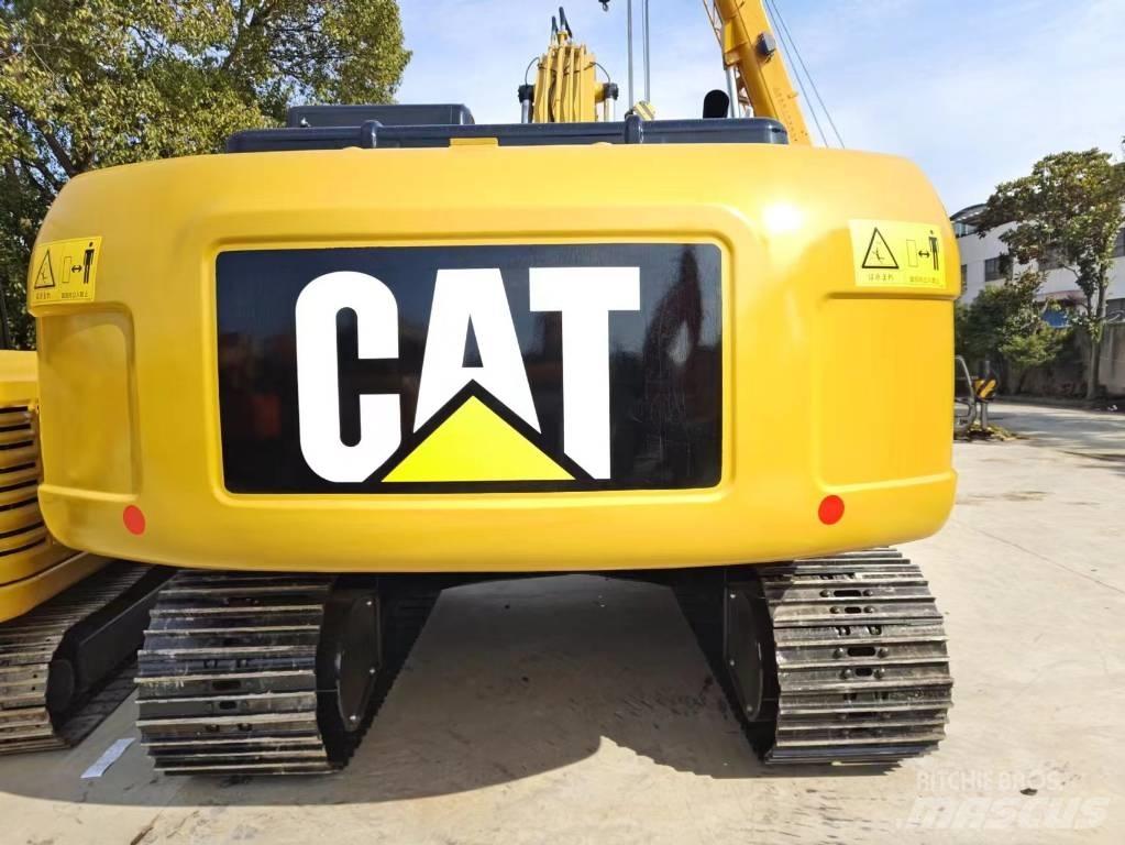 CAT 320 D2 Lánctalpas kotrók