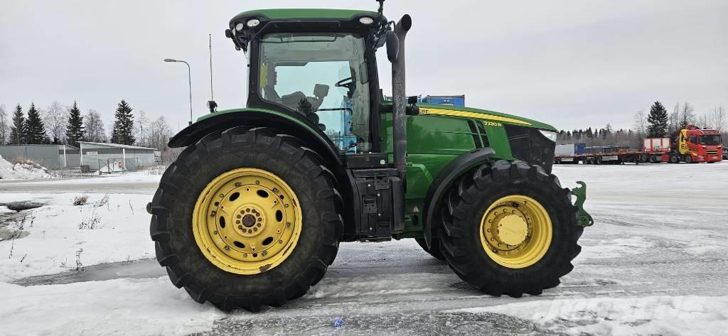 John Deere 7230 R Traktorok