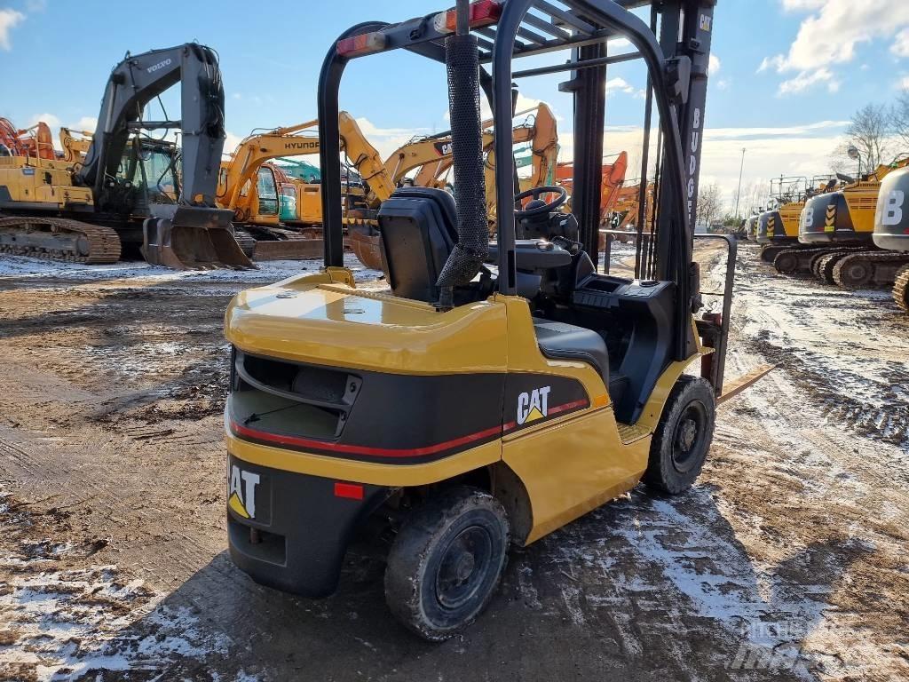 CAT DP 25 N Dízel targoncák
