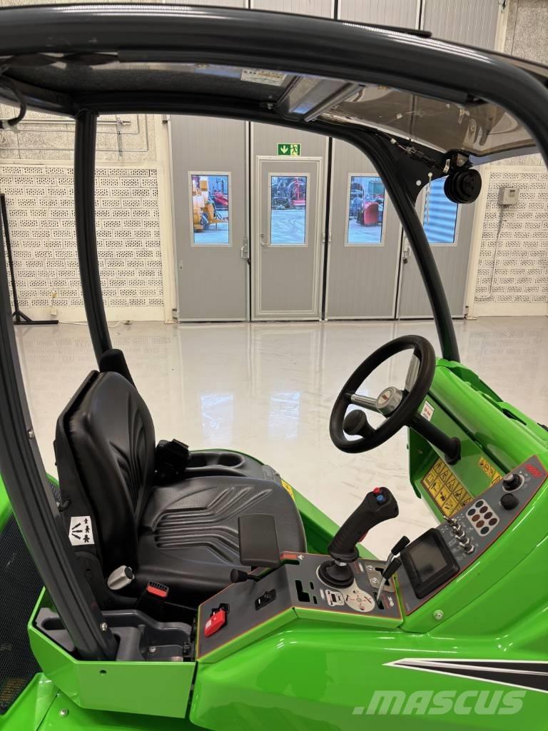 Avant 528 Univerzális rakodók