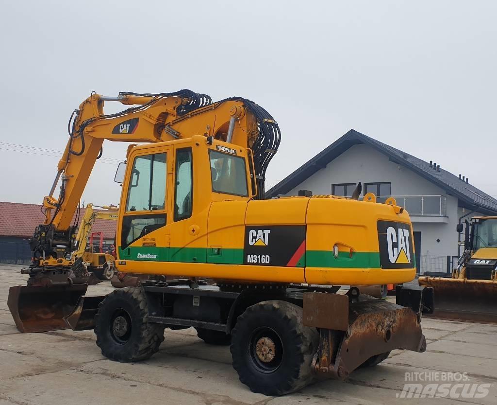 CAT M 316 D Gumikerekes kotrók
