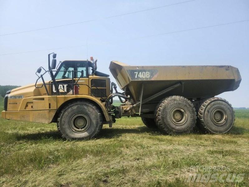 CAT 740 B Csuklósdömperek