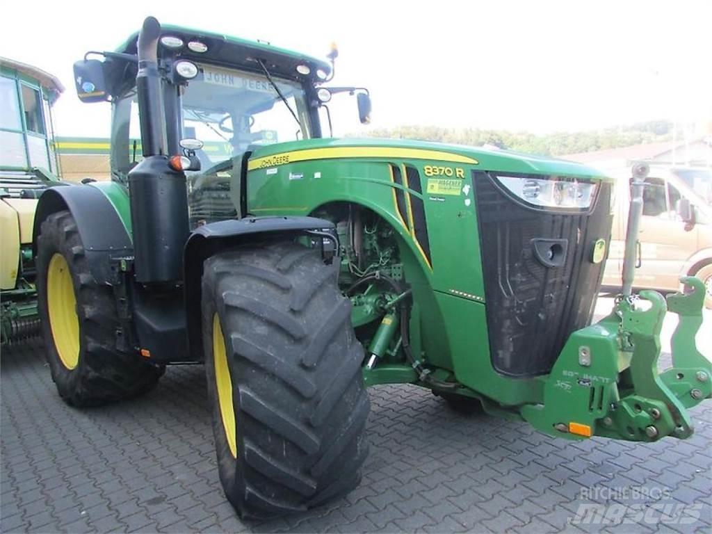 John Deere 8370R Traktorok