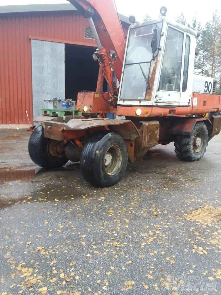 Poclain 90 P Gumikerekes kotrók