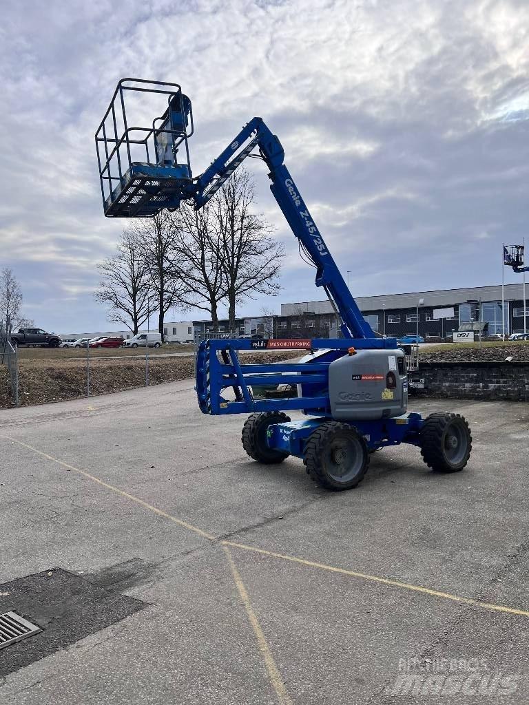 Genie Z 45/25 J RT Karos emelők