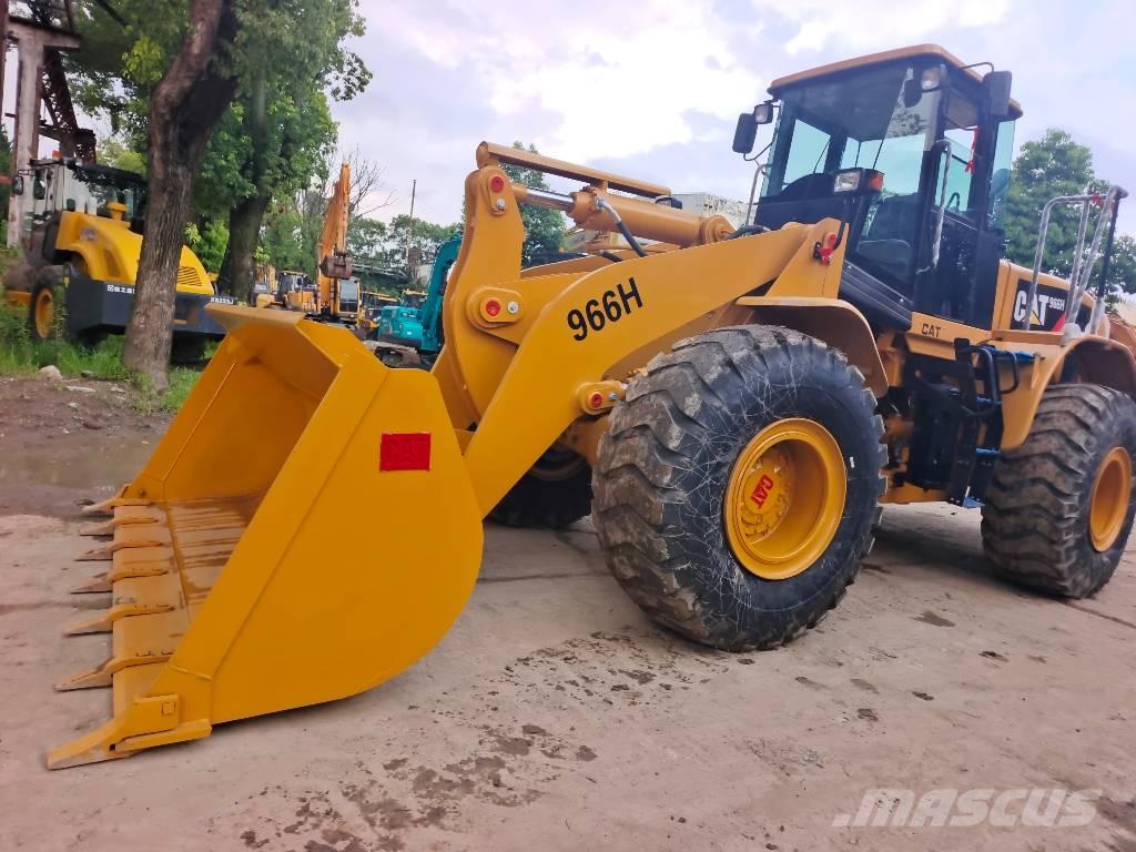 CAT 966 H Gumikerekes homlokrakodók