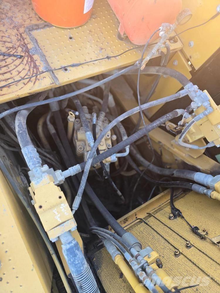 CAT 330FL Lánctalpas kotrók