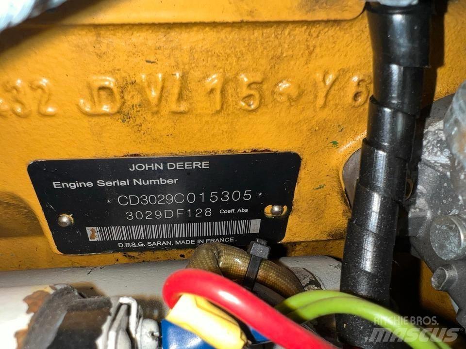  2x John Deere 25 KVA Dízel áramfejlesztők