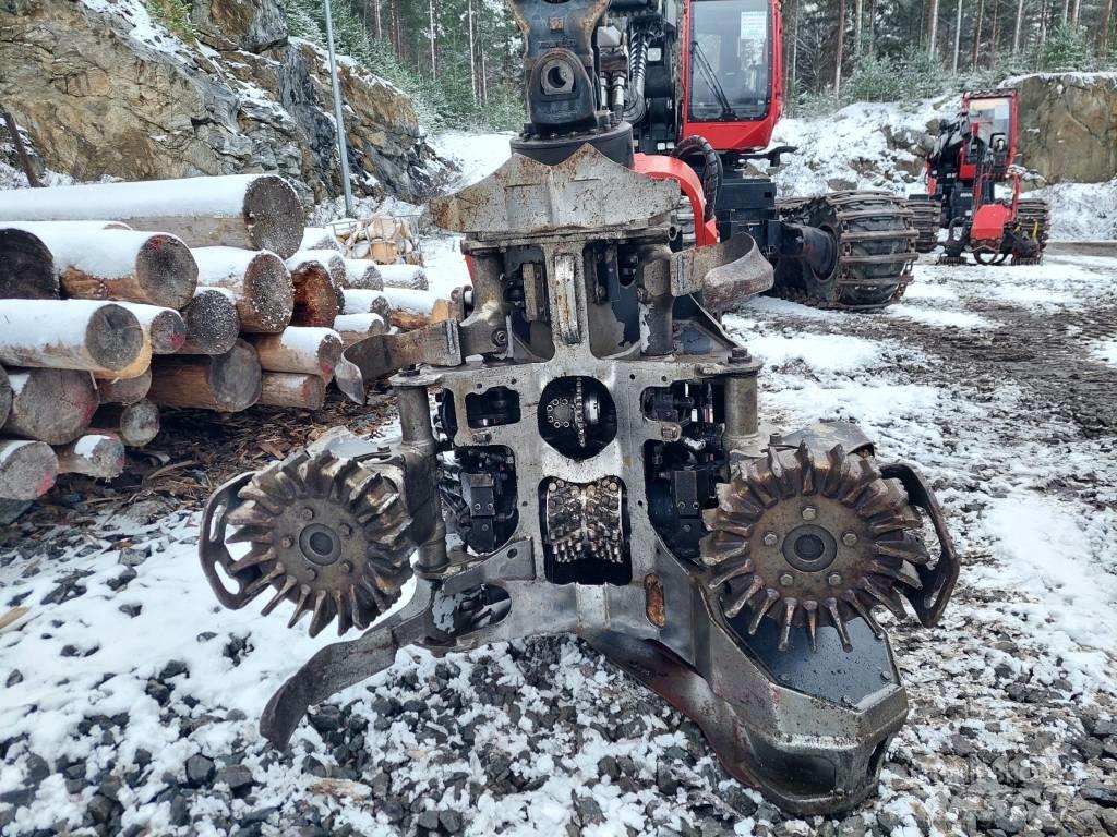 Komatsu 931.2 Betakarítók