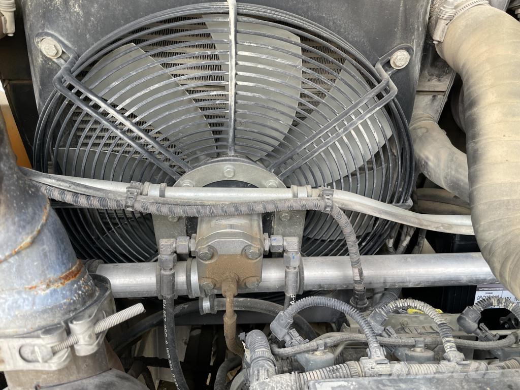 Mecalac AS 700 Gumikerekes homlokrakodók