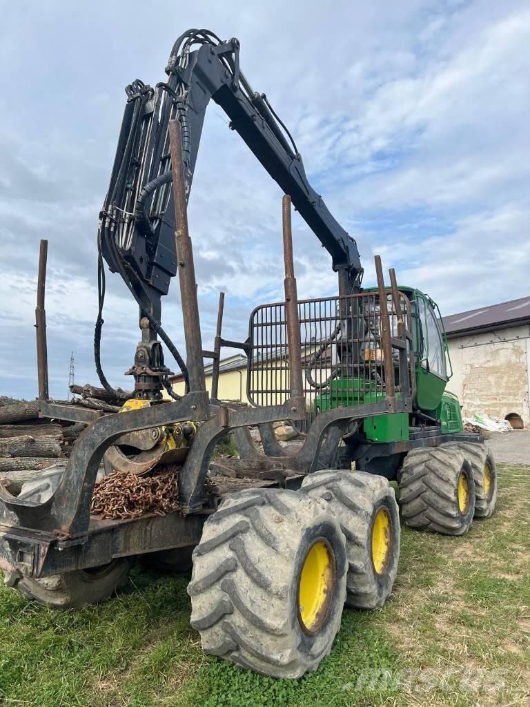 John Deere 810 E Kihordók