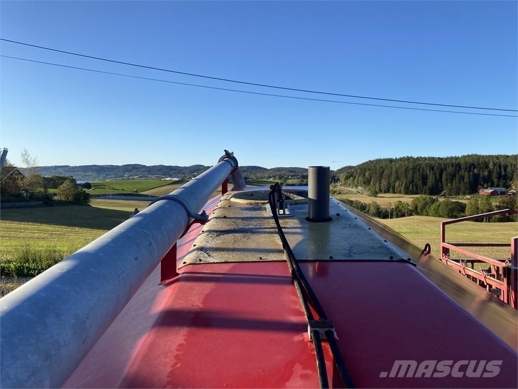 Moi GB 12 tankvogn Trágyaszóró