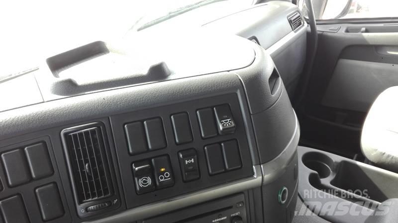 Volvo FM 12 340 8X2 Fülkés alváz