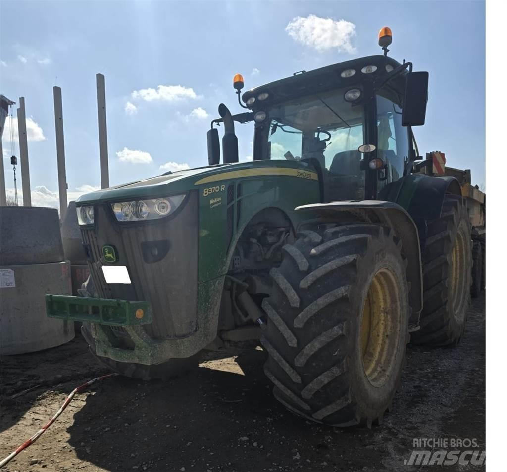 John Deere 8370R Traktorok