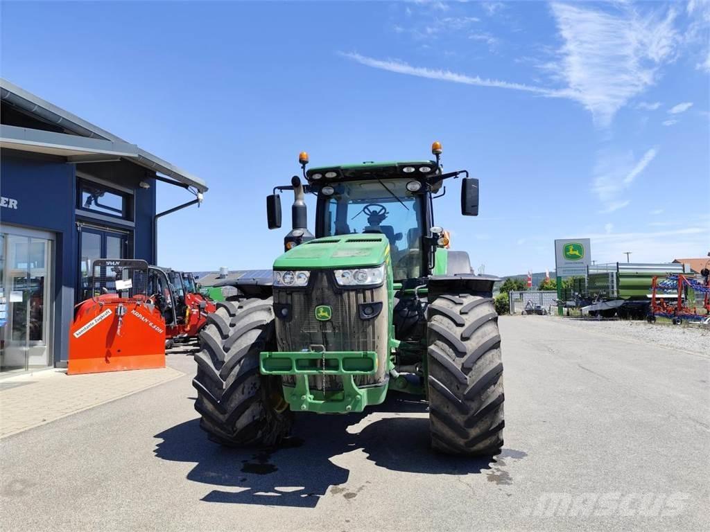 John Deere 8370R Traktorok