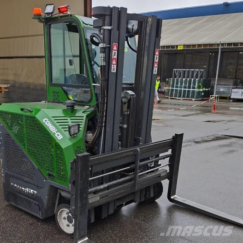 Combilift CB 2500 Tolóoszlopos négyutas targonca