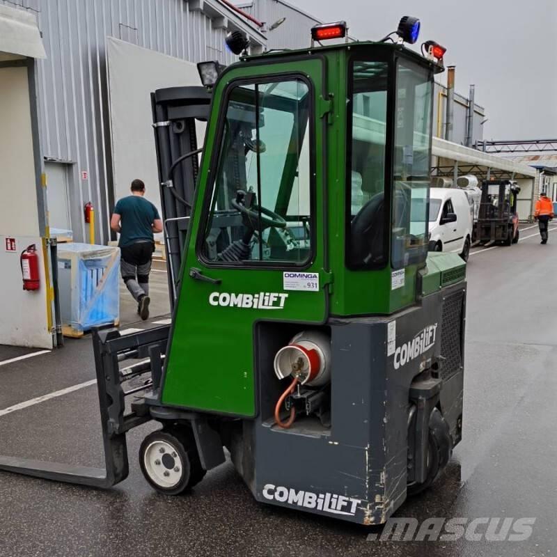 Combilift CB 2500 Tolóoszlopos négyutas targonca