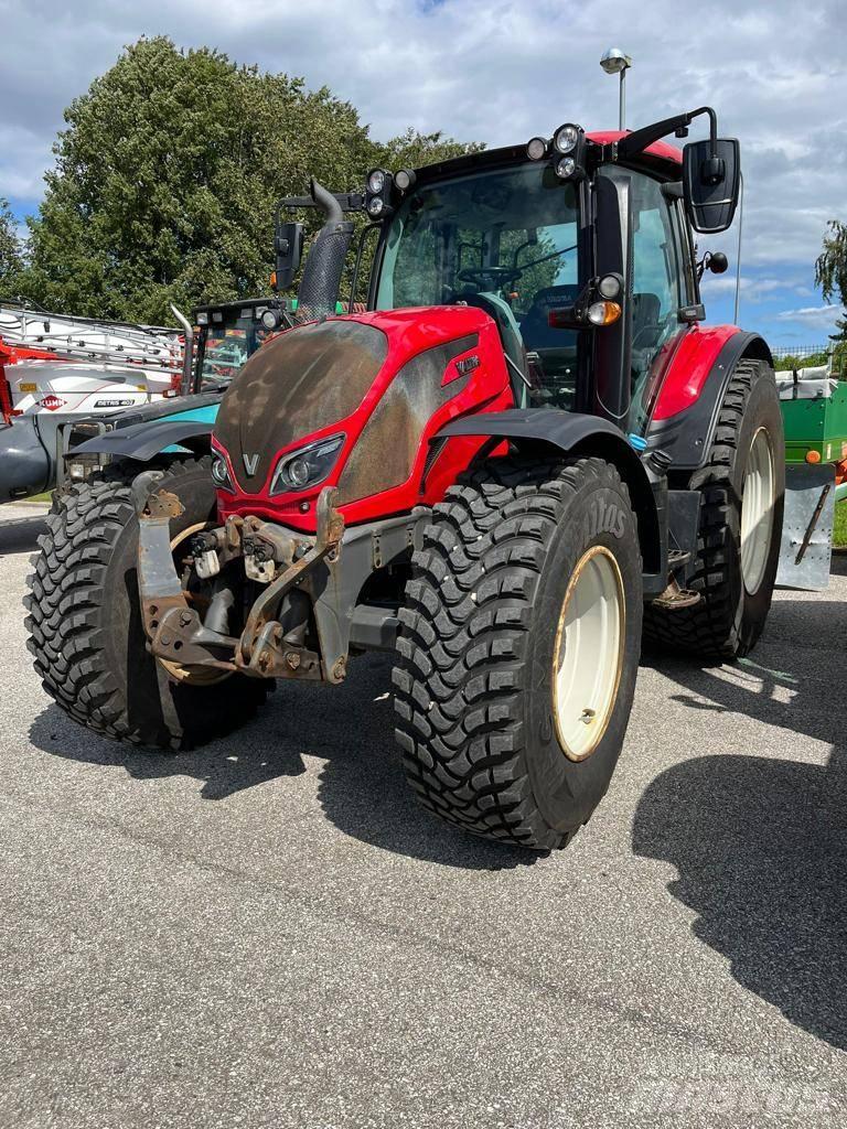 Valtra N154 Traktorok