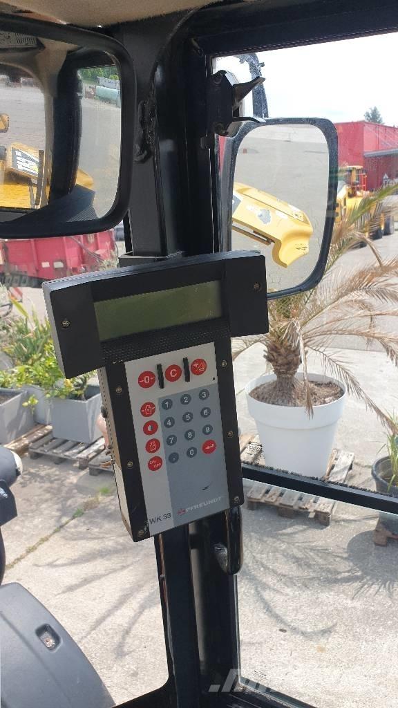 CAT 930 H Gumikerekes homlokrakodók