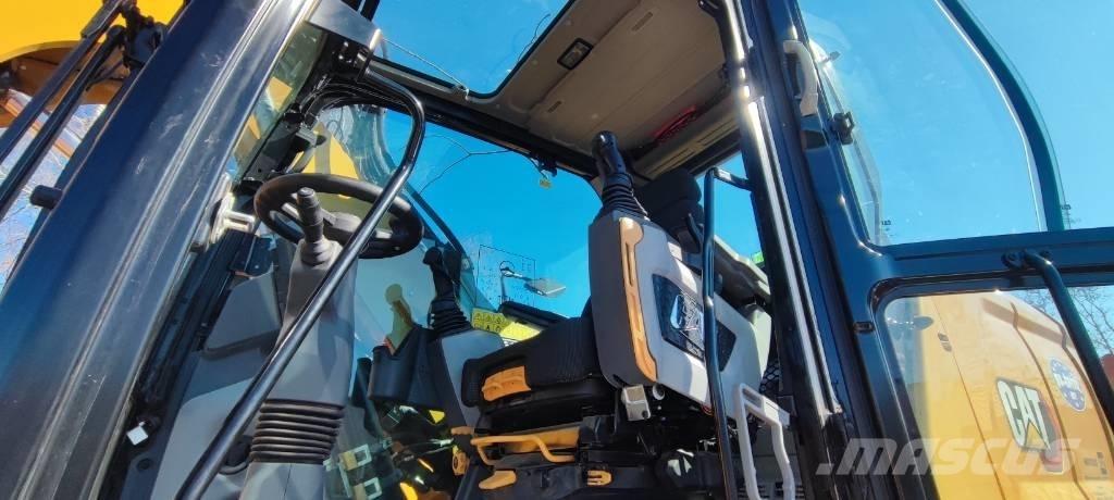CAT M 314 Gumikerekes kotrók