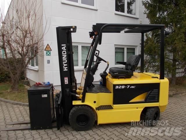 Hyundai 32 B-7 Elektromos targoncák