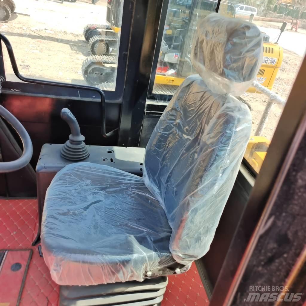 CAT 966 H Gumikerekes homlokrakodók