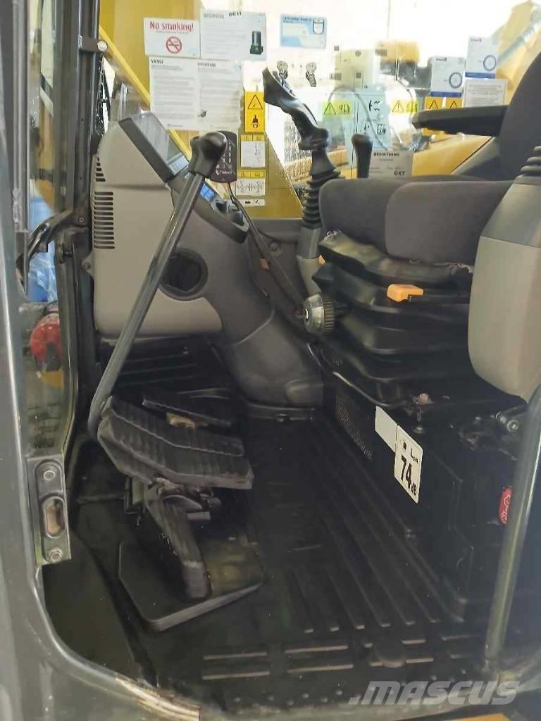 Komatsu PC78US-10 Közepes (midi) kotrók 7 t - 12 t