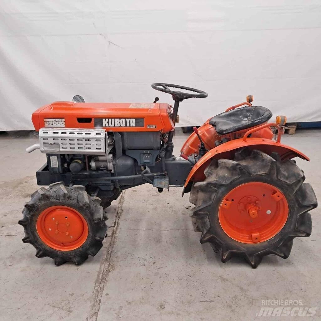 Kubota B 7000 Traktorok