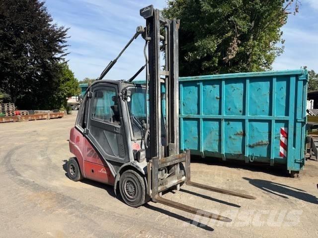 Linde H 30 T Gázüzemű targoncák