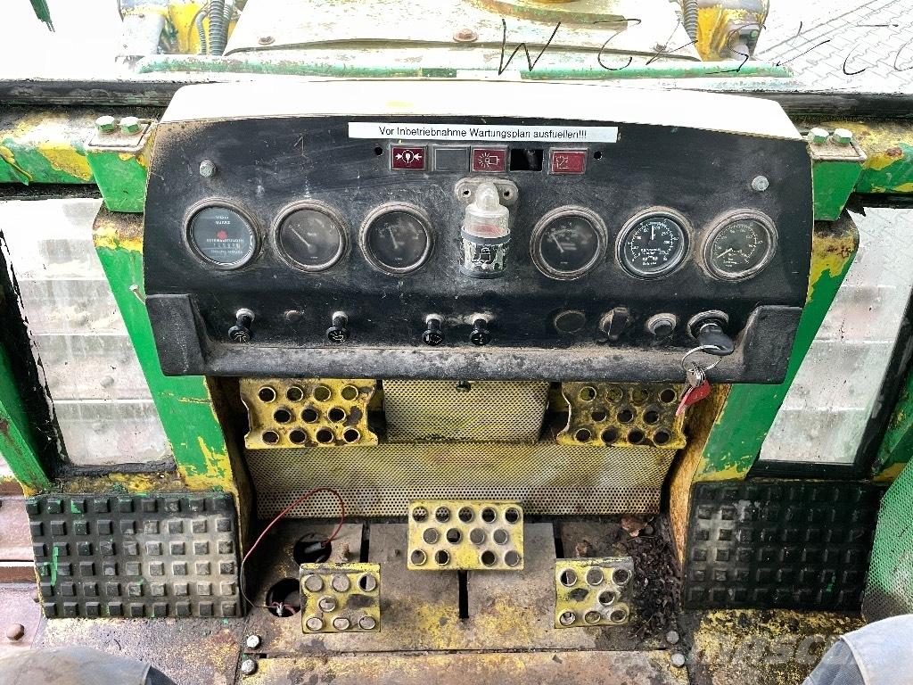 Hanomag D 600 D lánctalpas dózerek