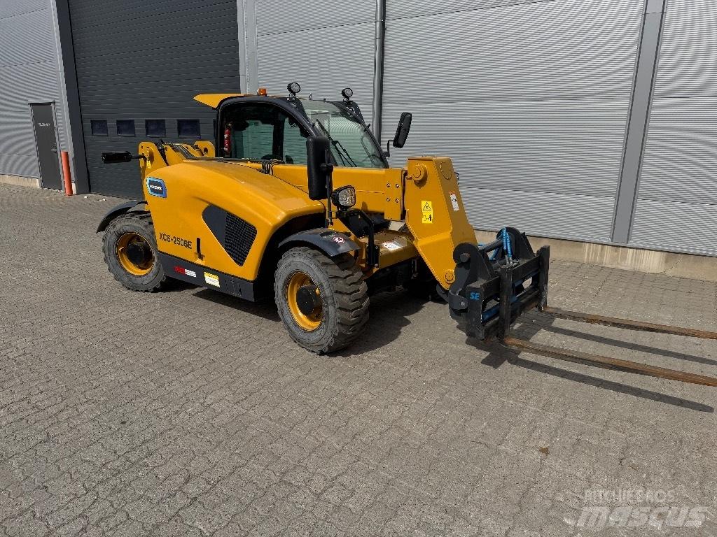 XCMG XC 6-2506 E Teleszkópos rakodók
