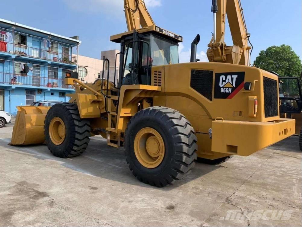 CAT 966H Gumikerekes homlokrakodók