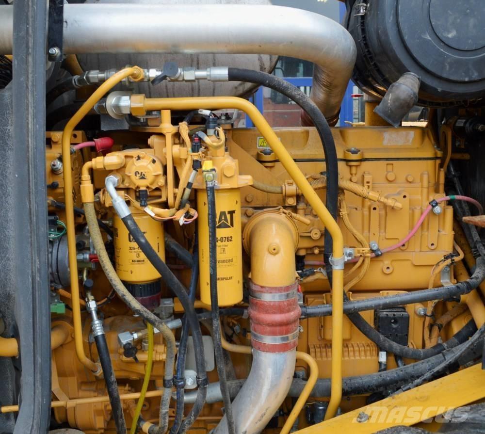 CAT 966H Gumikerekes homlokrakodók