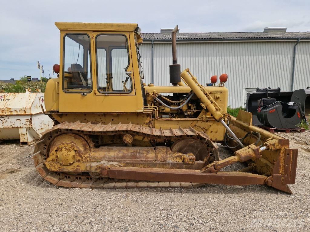 CAT D 4 D lánctalpas dózerek