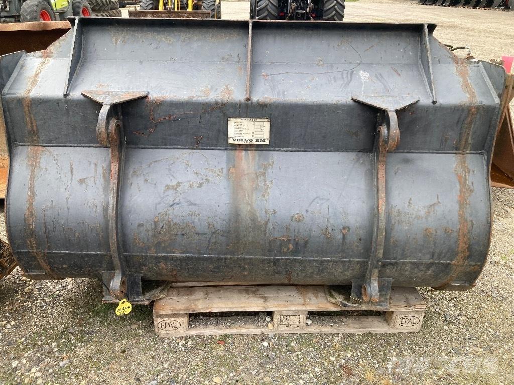 Volvo BM Skovl Gumikerekes homlokrakodók