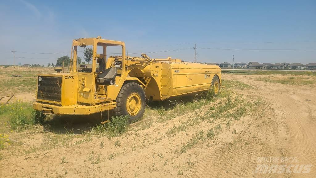CAT 613 B Vízszállító teherautók