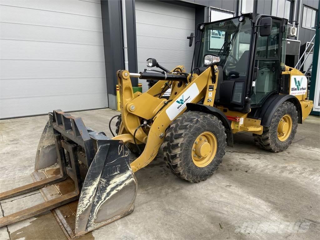 CAT 906M (7164) Univerzális rakodók