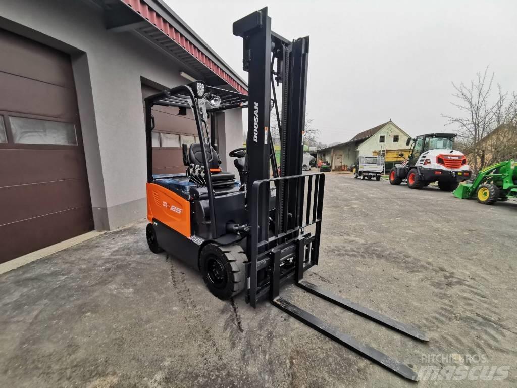 Doosan B25S-7 Elektromos targoncák