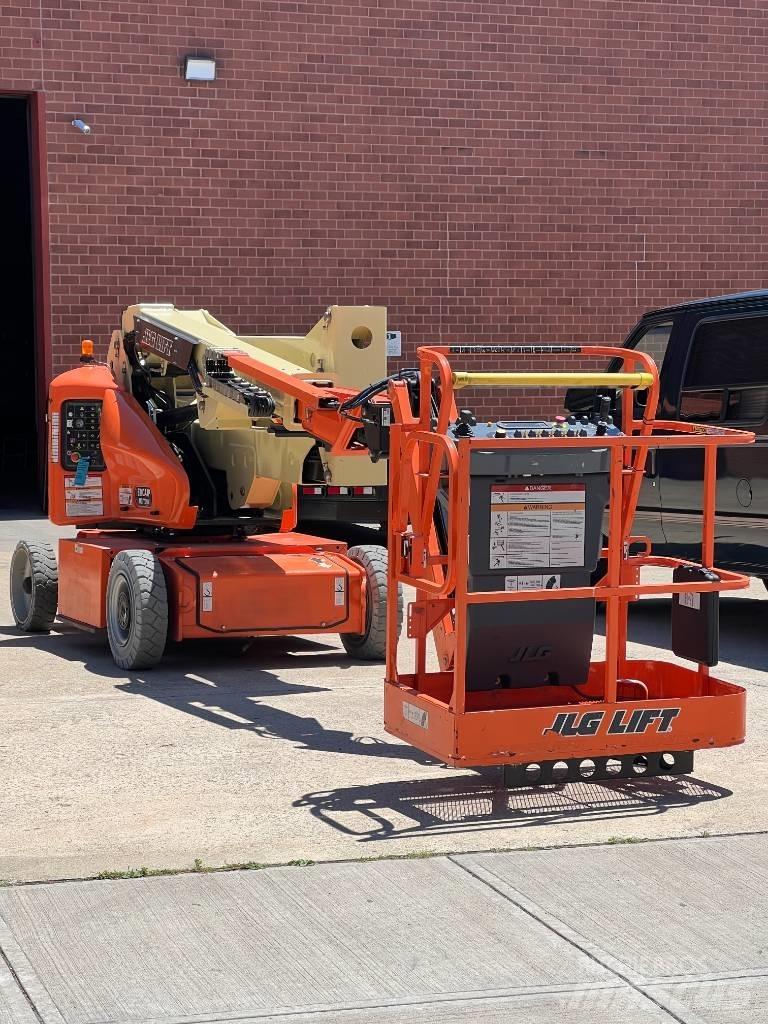 JLG E 400 AJPN Karos emelők