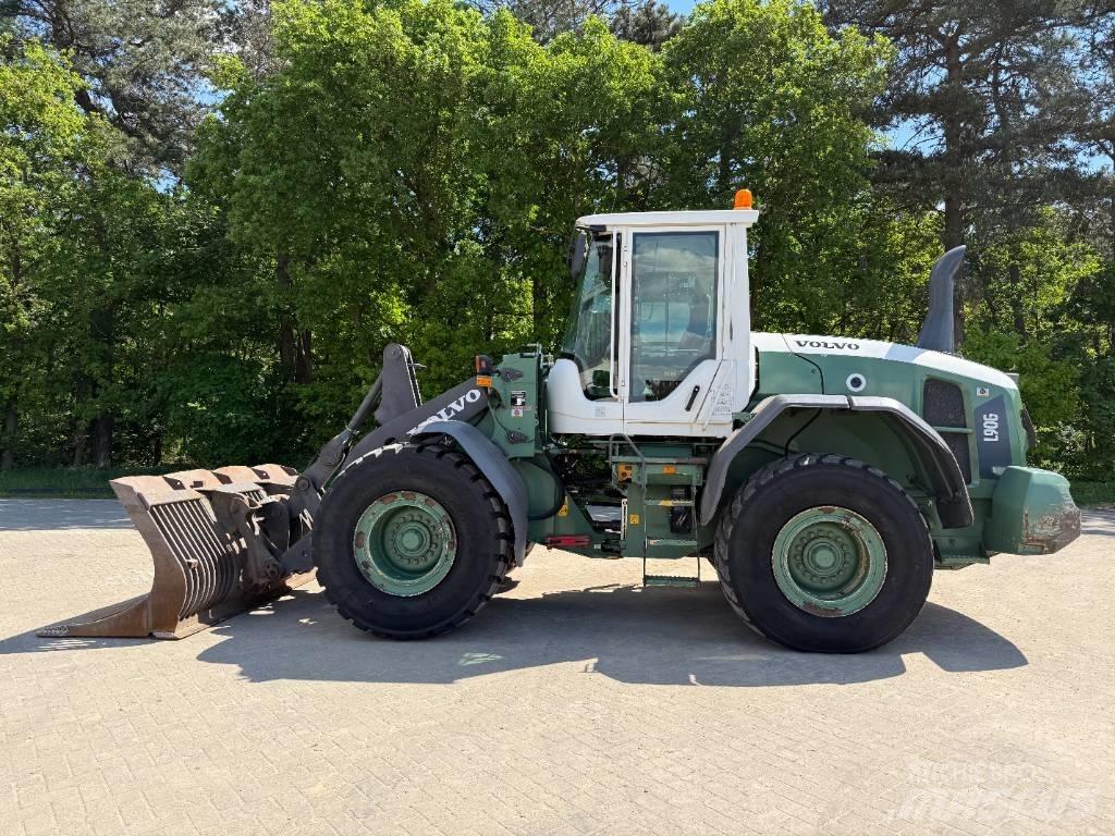 Volvo L 90 G Gumikerekes homlokrakodók