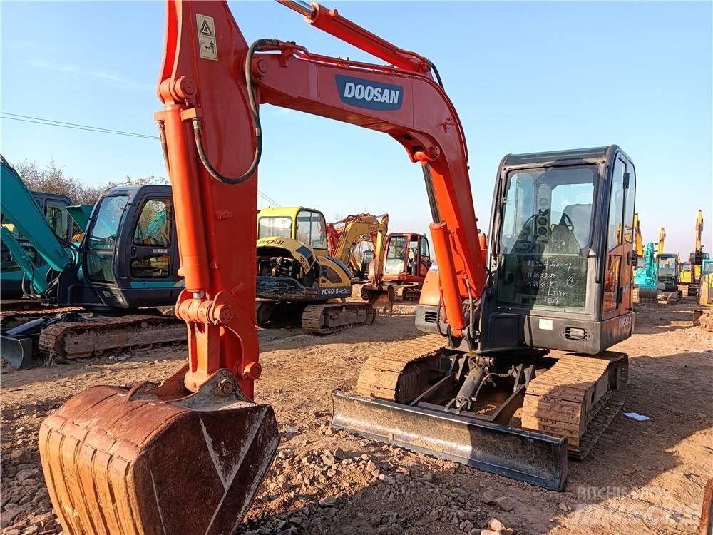 Doosan DH 60-7 Mini kotrók < 7t