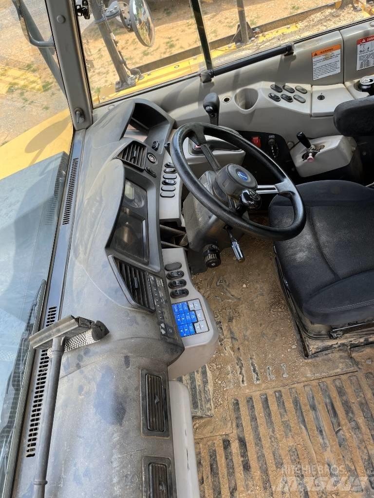Komatsu HM 400 Csuklósdömperek
