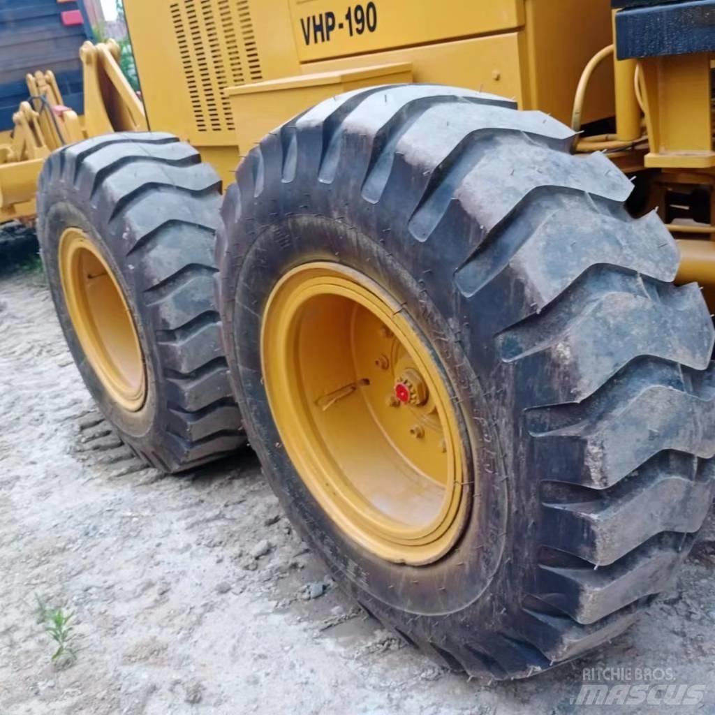 CAT 140 K Gréderek
