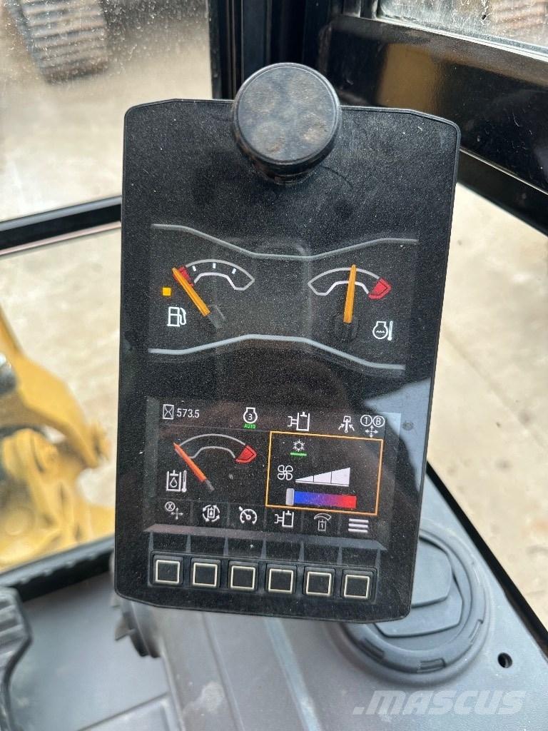 CAT 302 Mini kotrók < 7t