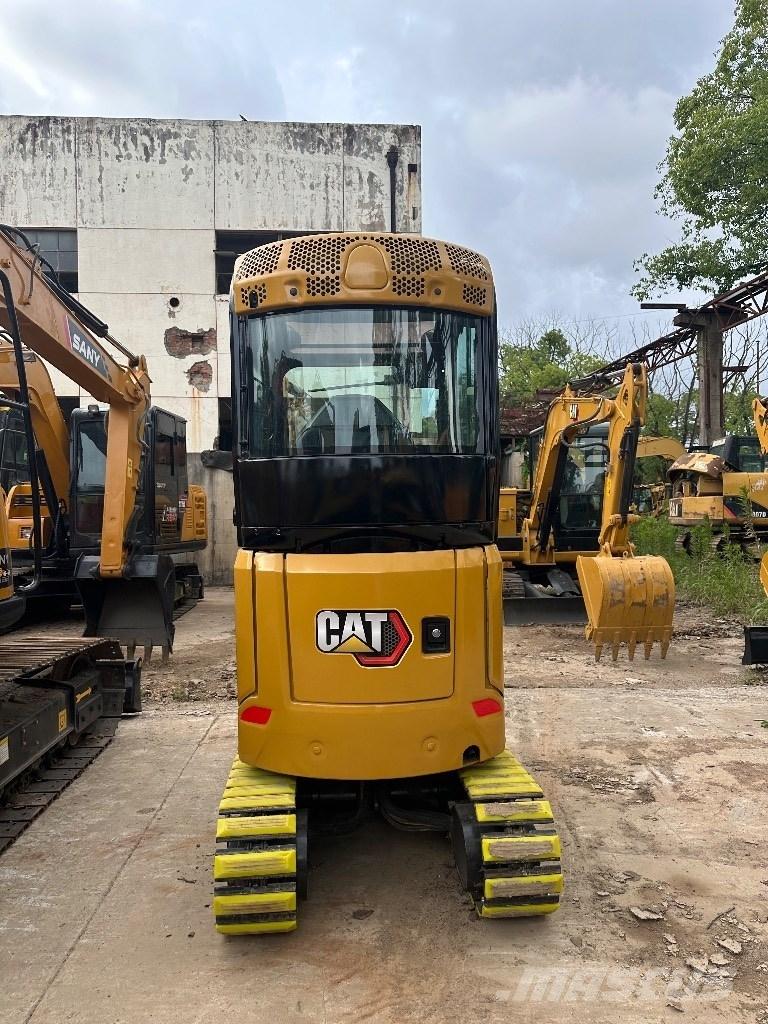 CAT 302 Mini kotrók < 7t