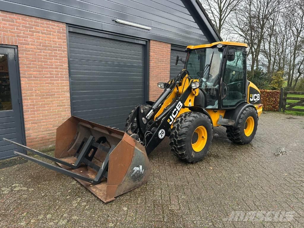 JCB 406 Gumikerekes homlokrakodók