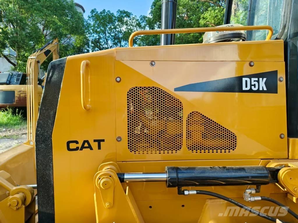 CAT D 5 K lánctalpas dózerek