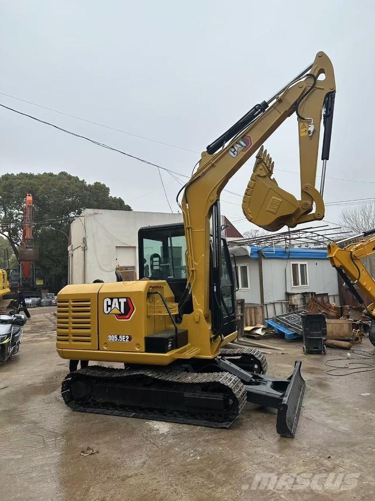 CAT 305.5 Mini kotrók < 7t