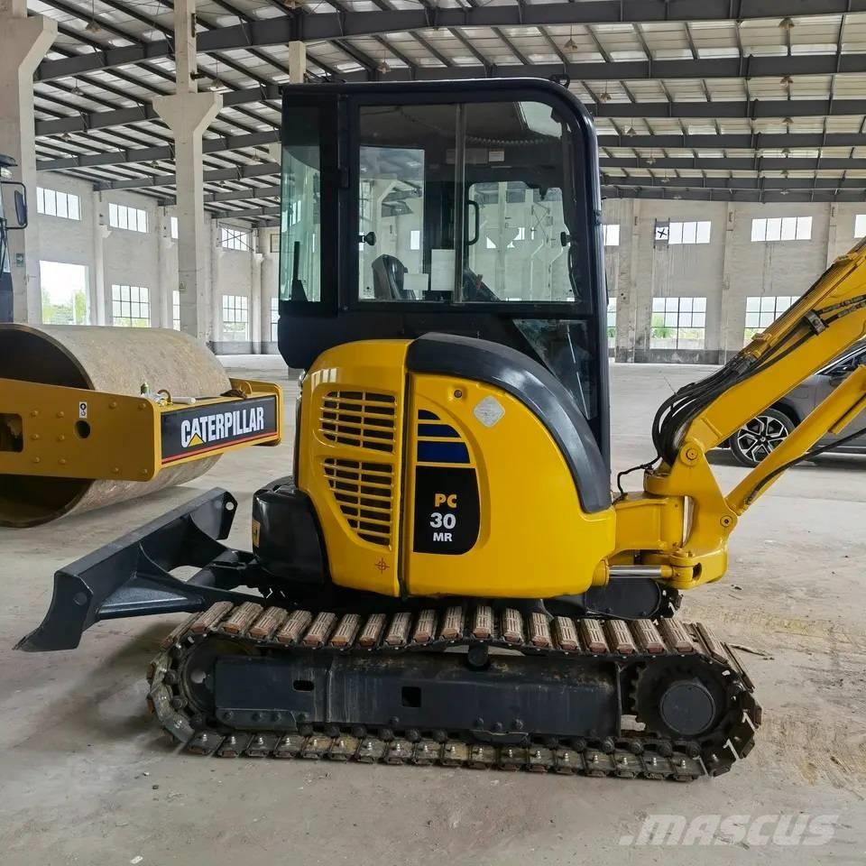 Komatsu PC30 Mini kotrók < 7t